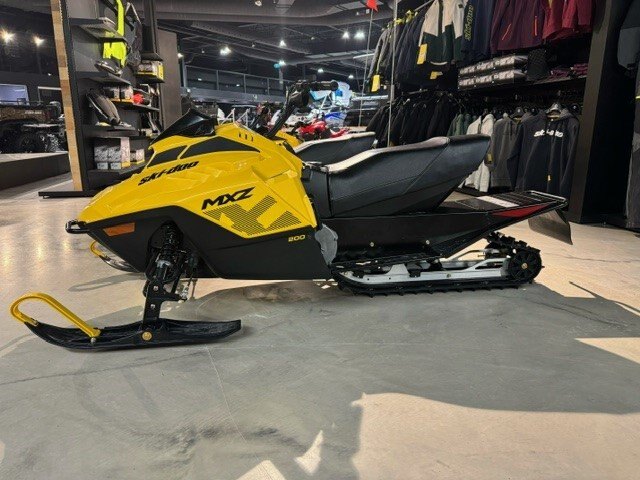 2024 Ski Doo MXZ 200