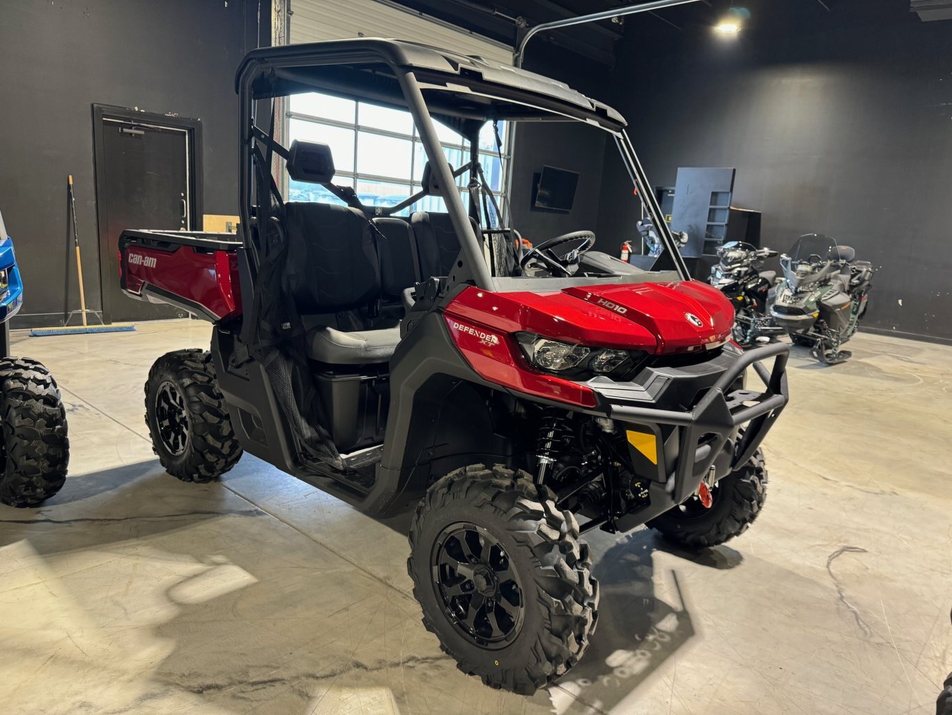2024 Can-Am Defender XT HD10 Red