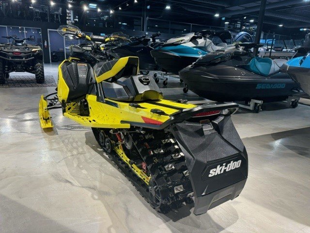 2021 Ski Doo Renegade XRS 850 E TEC