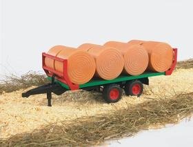 BALE WAGON WITH BALES