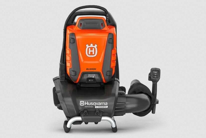 HUSQVARNA 550iBTX (battery and charger included)