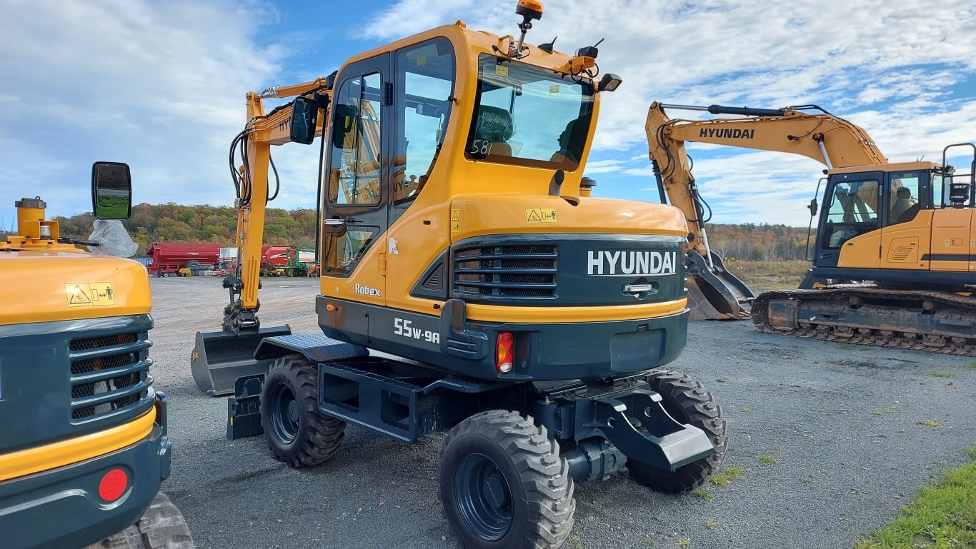BRAND NEW Hyundai R55W 9A wheeled excavator