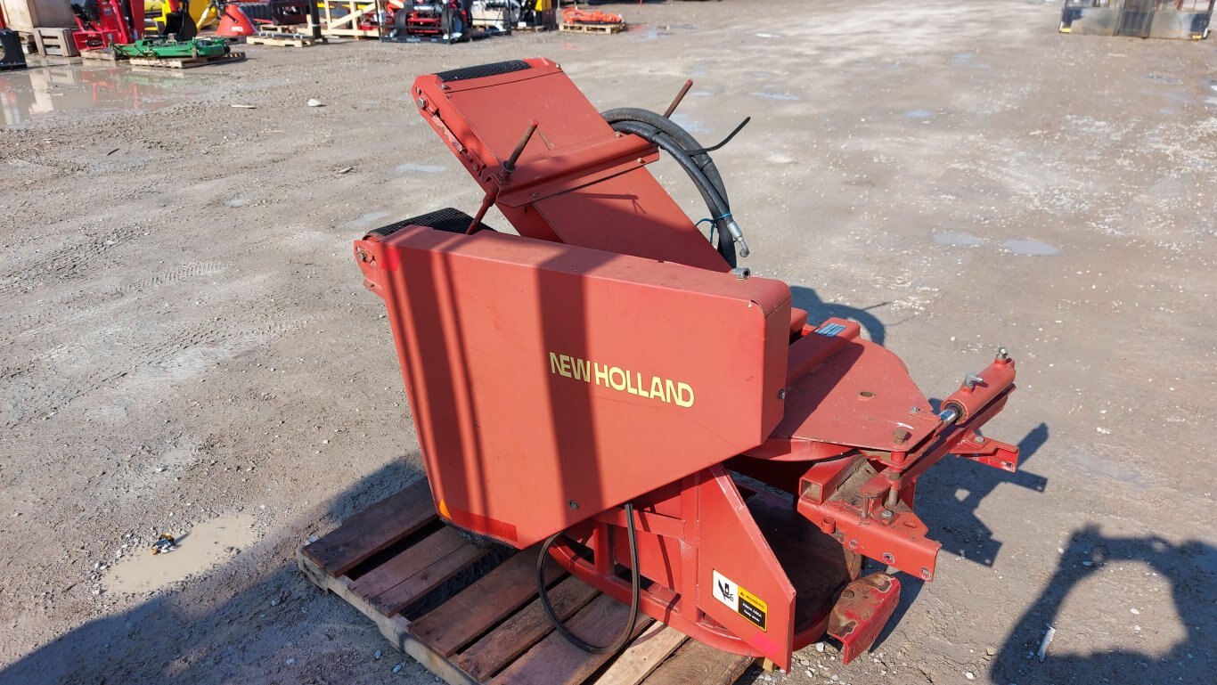 1999 New Holland 72 bale thrower