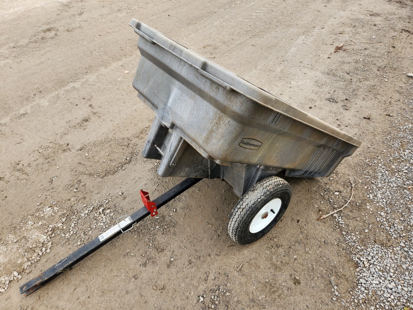 Rubbermaid dump trailer