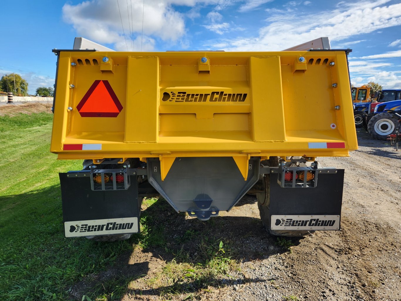 BearClaw 20 ton dump trailer