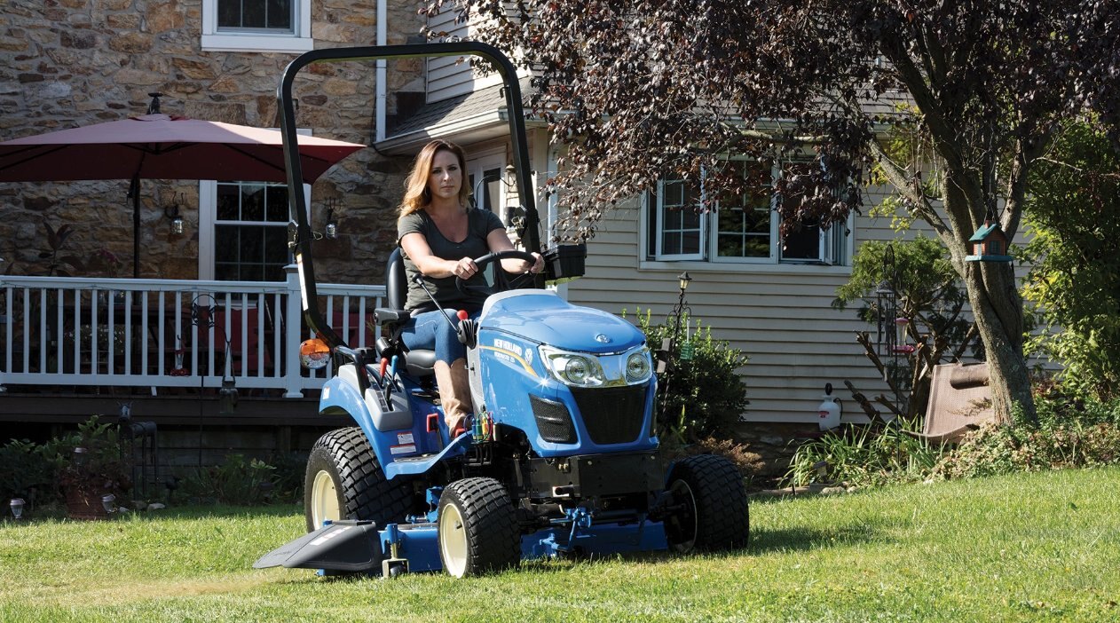 New Holland WORKMASTER™ 25S Sub Compact WORKMASTER™ 25S Open Air + 160GMS Mower