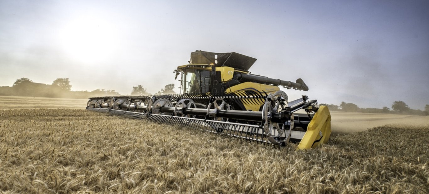 New Holland CR Series Twin Rotor® Combines CR9.90 Opti Clean