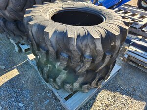 Titan 17.5L-24 Industrial Tractor Lug tires