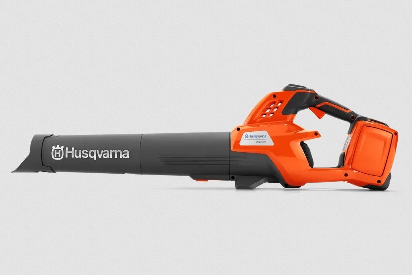 Husqvarna 230iB Blower with battery and charger