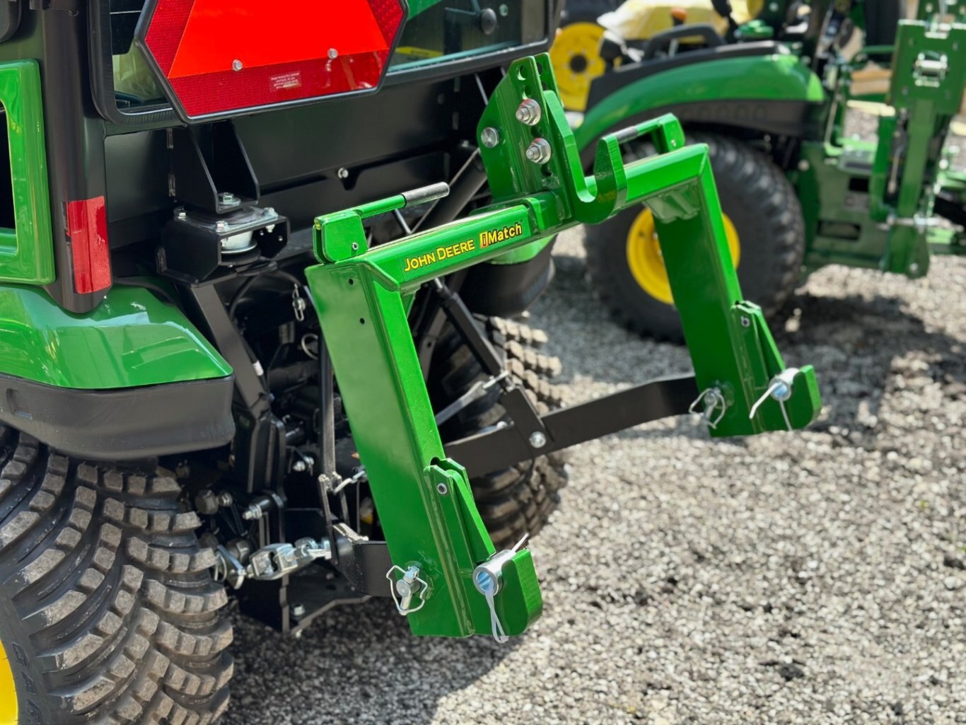 JOHN DEERE 1025R TRACTOR CAB