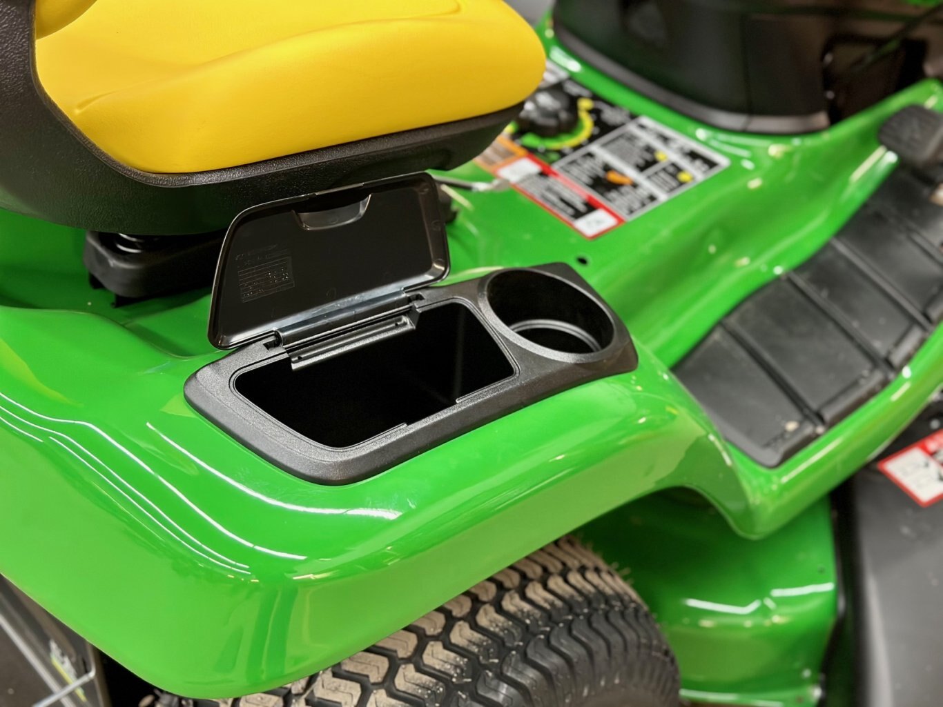 John Deere X350 Lawn Tractor 42inch Deck 27049 Lawn & Garden