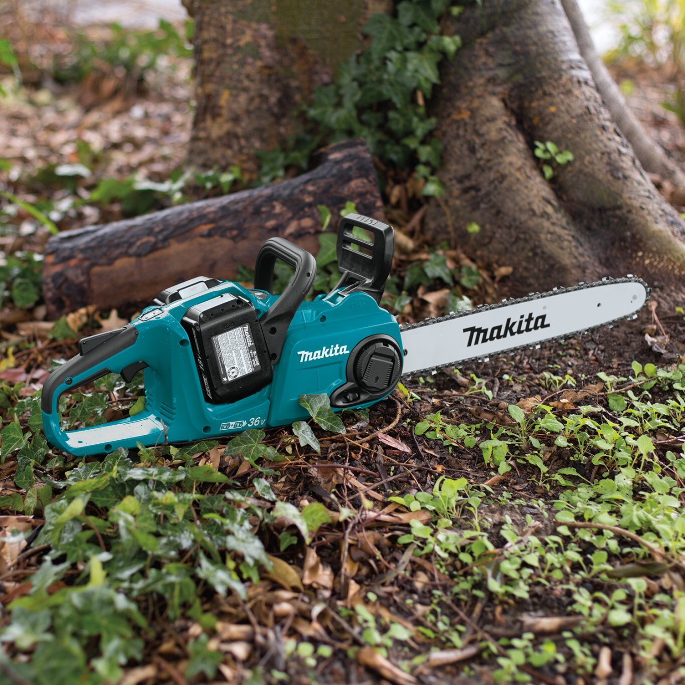 Makita 36V (18V X2) LXT® Brushless 16 Chain Saw Kit with 4 Batteries (5.0Ah)