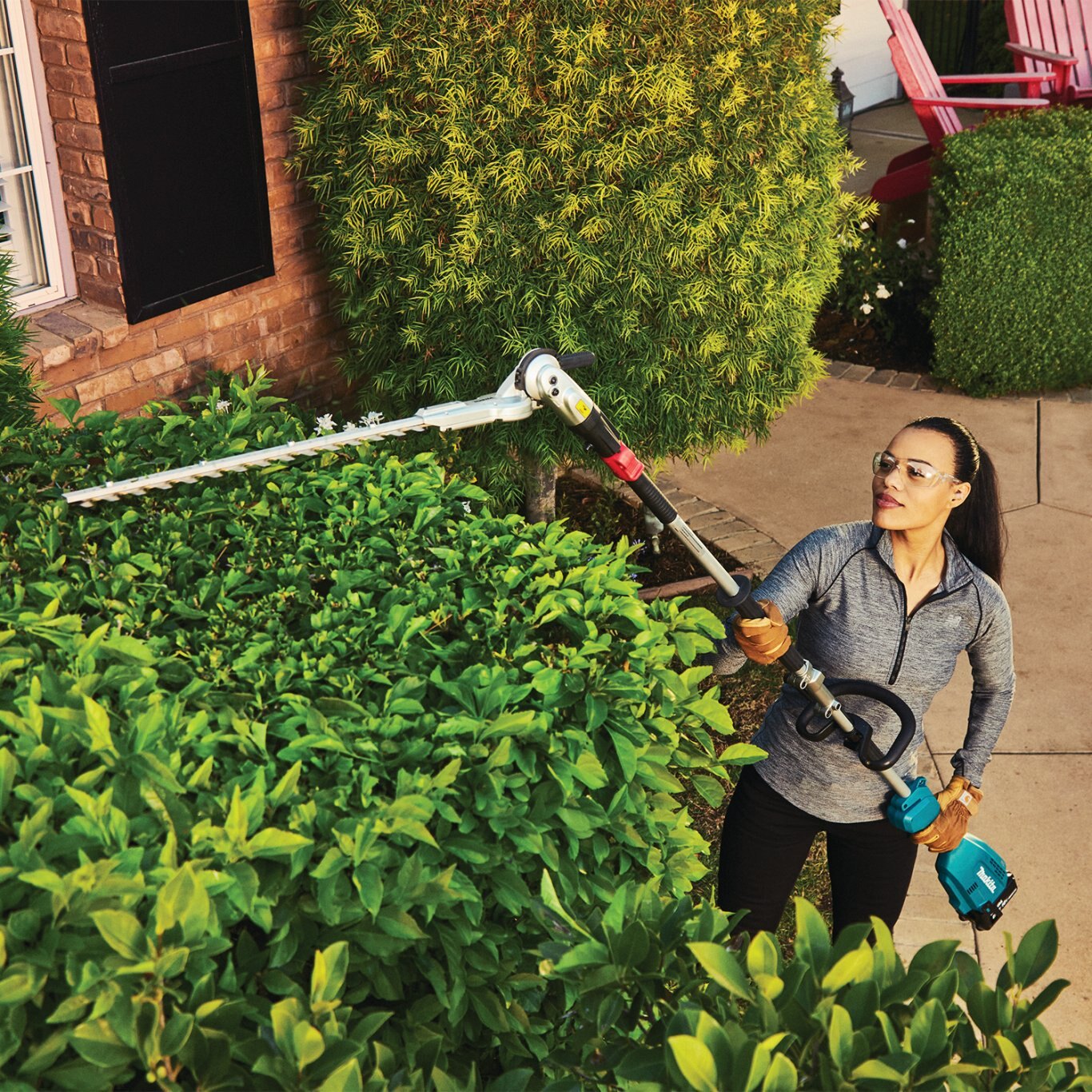 Makita 18V LXT® Lithium?Ion Brushless Cordless Couple Shaft Power Head Kit w/ 13 String Trimmer & 20 Hedge Trimmer Attachments (4.0Ah)