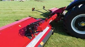 New Holland MegaCutter™ Triple Disc Mowers and Mower-Conditioners - MegaCutter™ 533 Rear Mounted Disc Mower-Conditioner