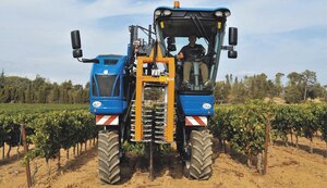 New Holland Braud Grape Harvester - BRAUD 9090X Vine - Side Conveyor