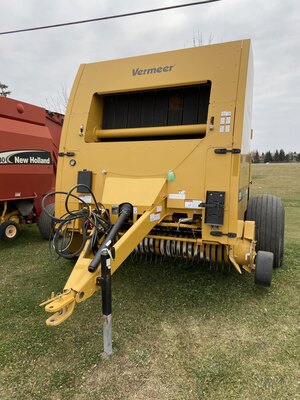Used 2019 Vermeer SBW8500 Bale Wrapper