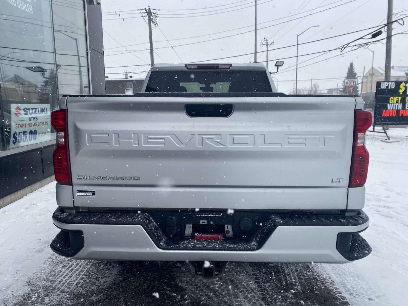 2020 CHEVROLET SILVERADO 1500 LT DOUBLE CAB WITH REAR VIEW CAMERA, ONSTAR SERVICES & HEATED SEATS!!