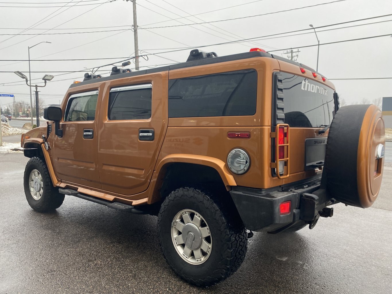 2006 HUMMER H2 AWD WITH SUNROOF, LEATHER SEATS, HEATED SEATS, DVD PLAYER, REMOTE START & REAR VIEW CAMERA!!