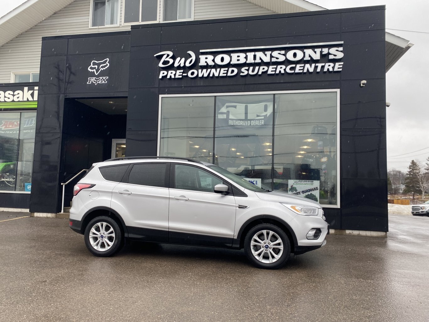 2018 FORD ESCAPE SEL AWD LEATHER SEATS, SUNROOF, HEATED SEATS, REAR VIEW CAMERA AND NAVIGATION!!