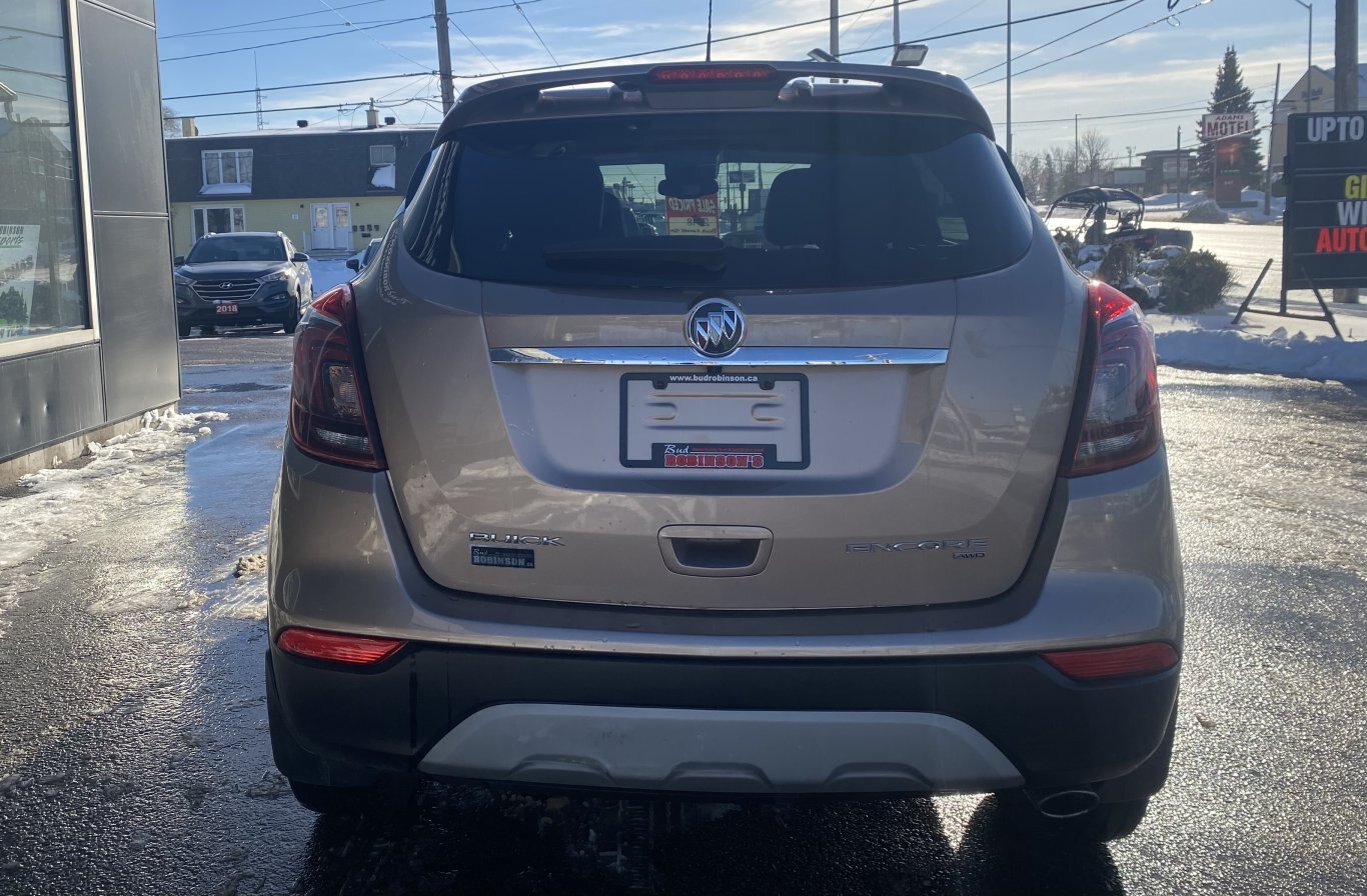 2018 BUICK ENCORE SPORT TOURING AWD WITH REAR VIEW CAMERA AND ONSTAR NAV!!