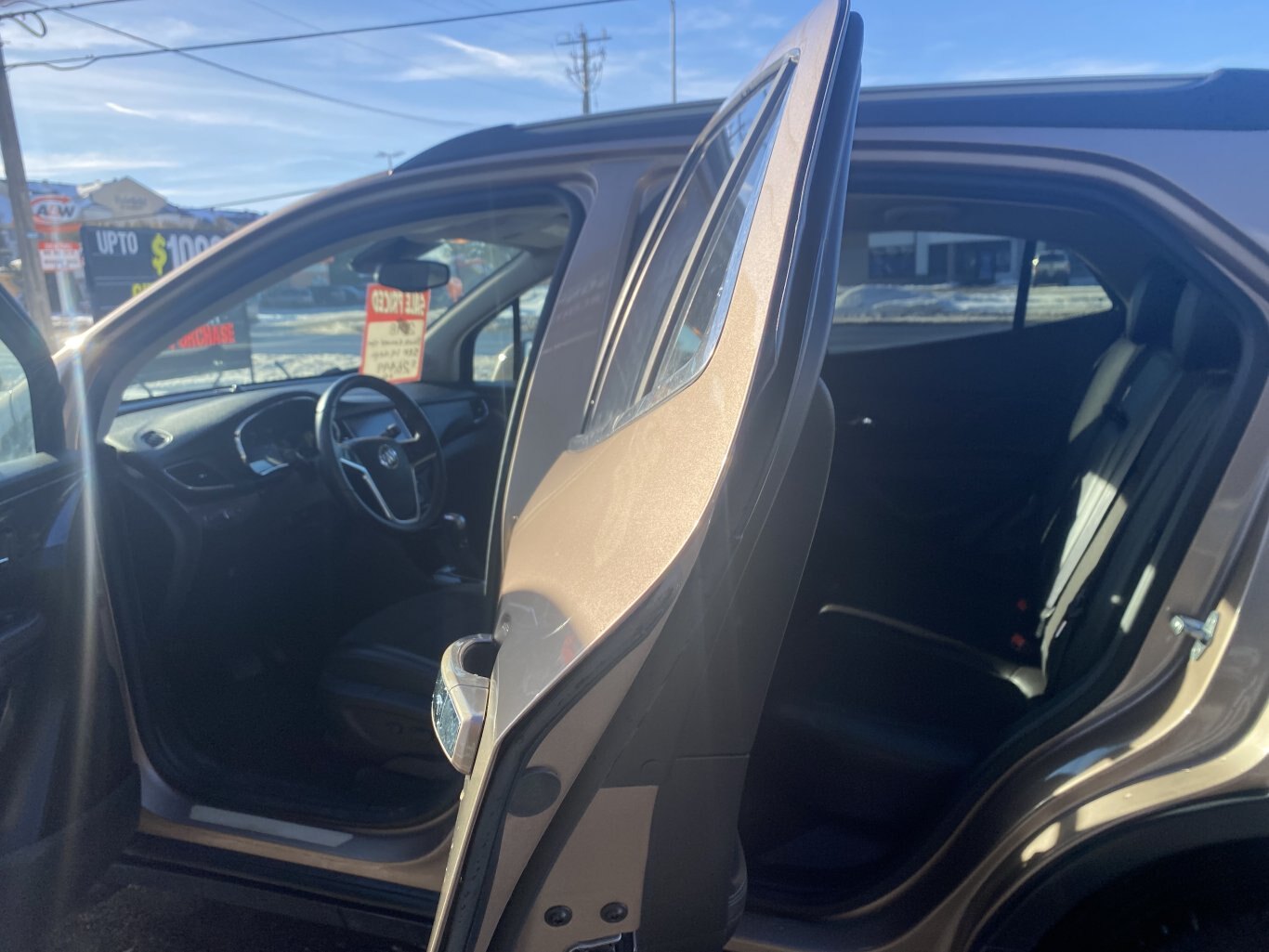 2018 BUICK ENCORE SPORT TOURING AWD WITH REAR VIEW CAMERA AND ONSTAR NAV!!