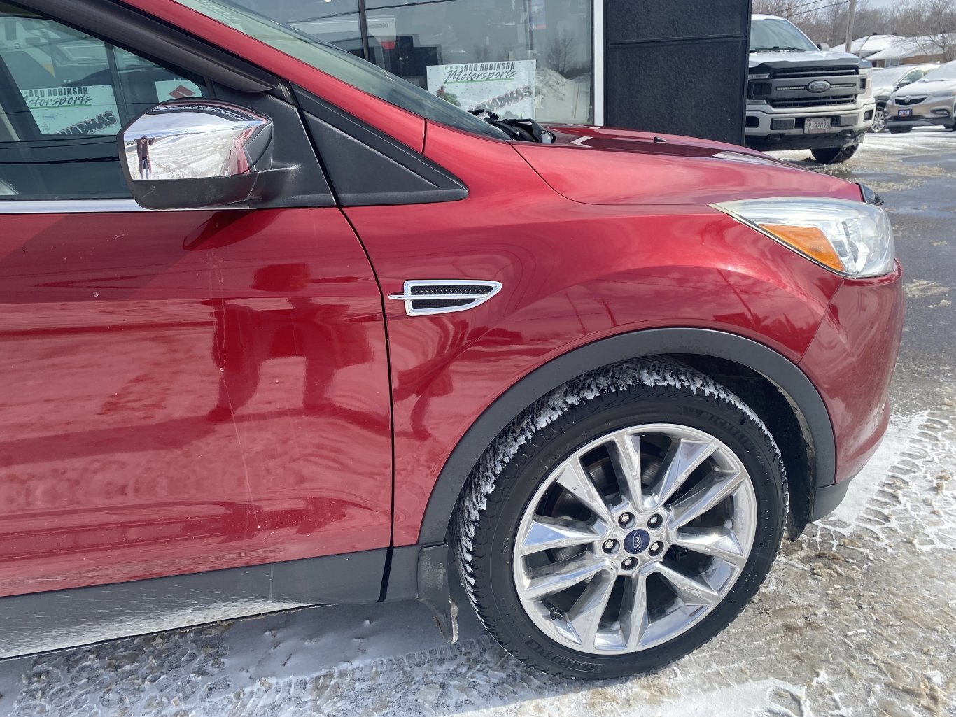 2015 FORD ESCAPE SE 4WD WITH HEATED SEATS AND REAR VIEW CAMERA!!