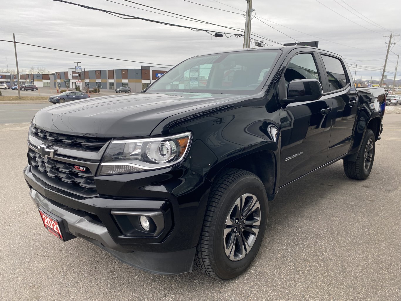 2021 CHEVROLET COLORADO Z71 4X4 CREWCAB WITH HEATED SEATS, HEATED STEERING WHEEL AND REAR VIEW CAMERA!!