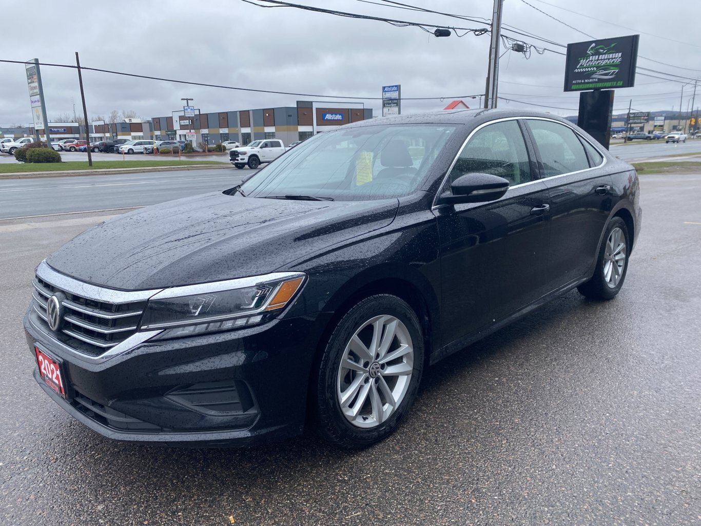 2021 VOLKSWAGEN PASSAT HIGHLINE FWD WITH SUNROOF, LEATHER SEATS, HEATED SEATS AND REAR VIEW CAMERA!!