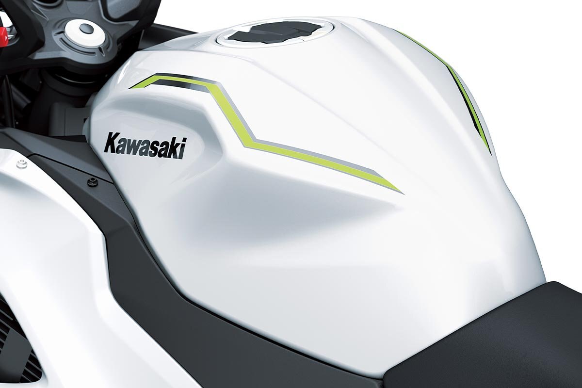 2024 Kawasaki NINJA 7 HYBRID