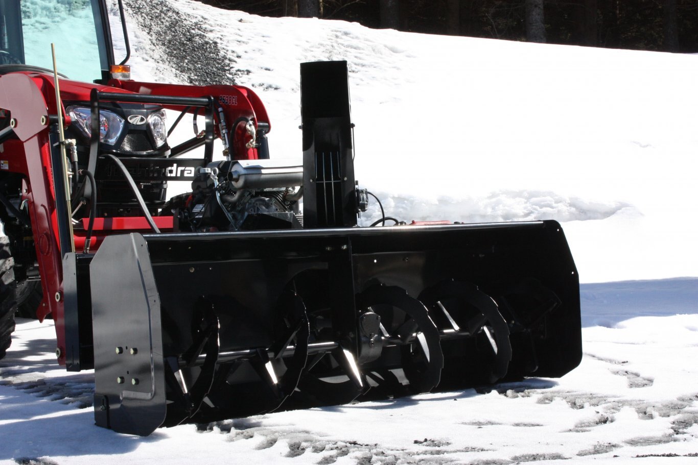 Bercomac 66? Vantage Snowblower for tractors equipped with Skid Steer style attach
