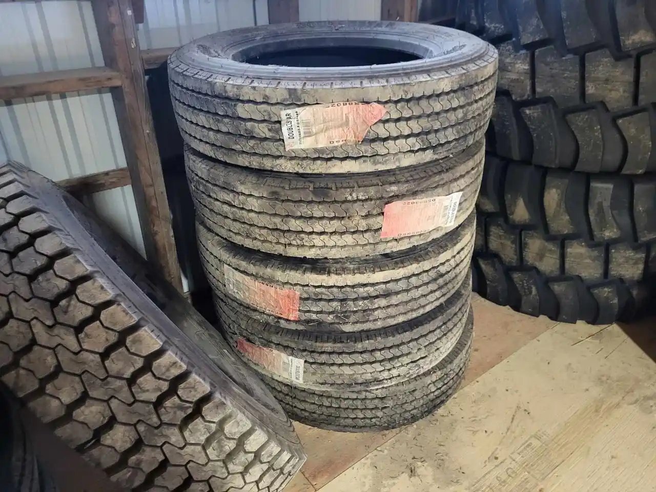 0 ***MANUFACTURER NOT SPECIFIED*** 255/70R22.5