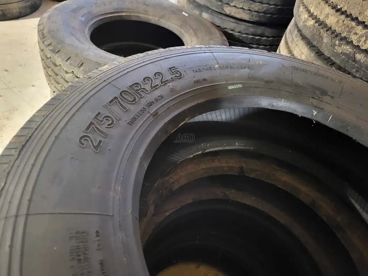 0 ***MANUFACTURER NOT SPECIFIED*** 275/70R22.5