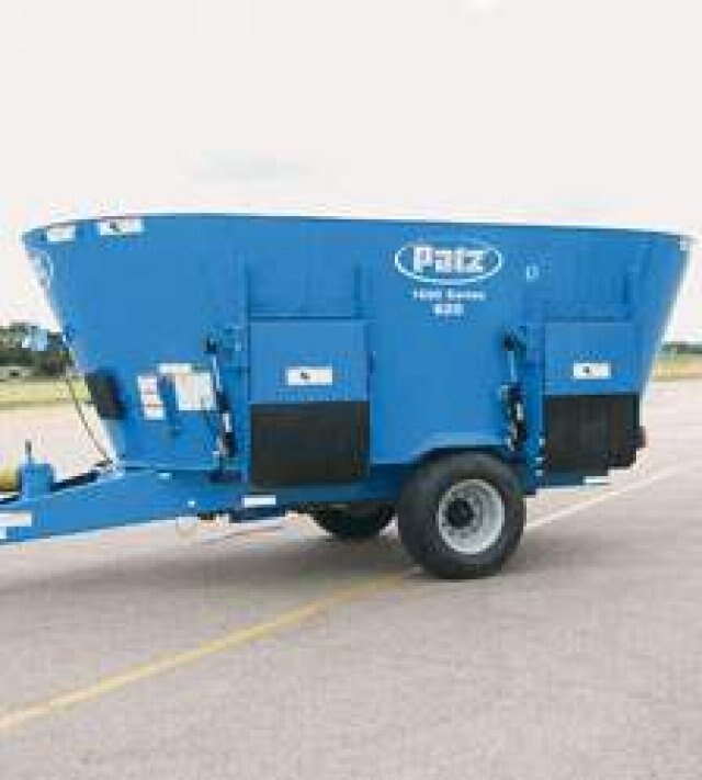 Patz 1600 Series Twin Screw TMR Vertical Mixer