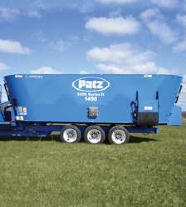 PATZ 3800 SERIES TRAILER TMR VERTICAL MIXER