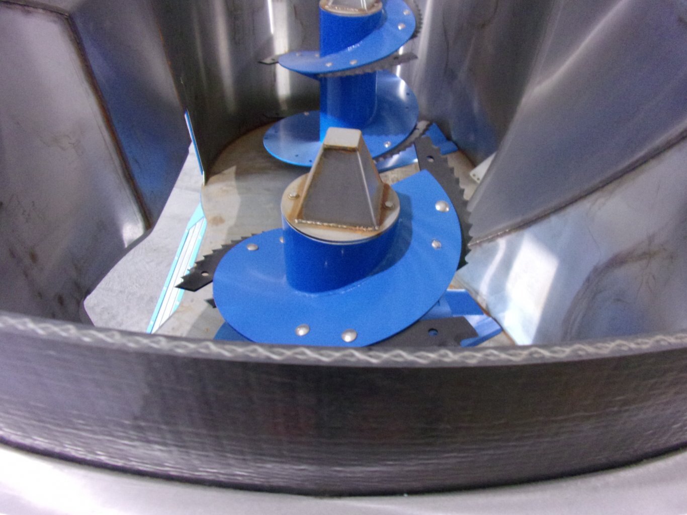 Rissler V995 Vertical Tmr Mixer