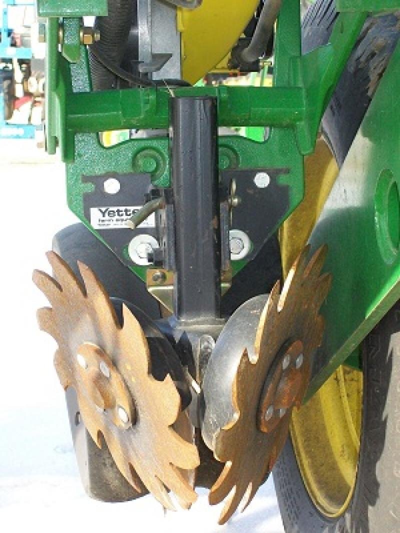 Yetter 2967 Rigid Residue Manager