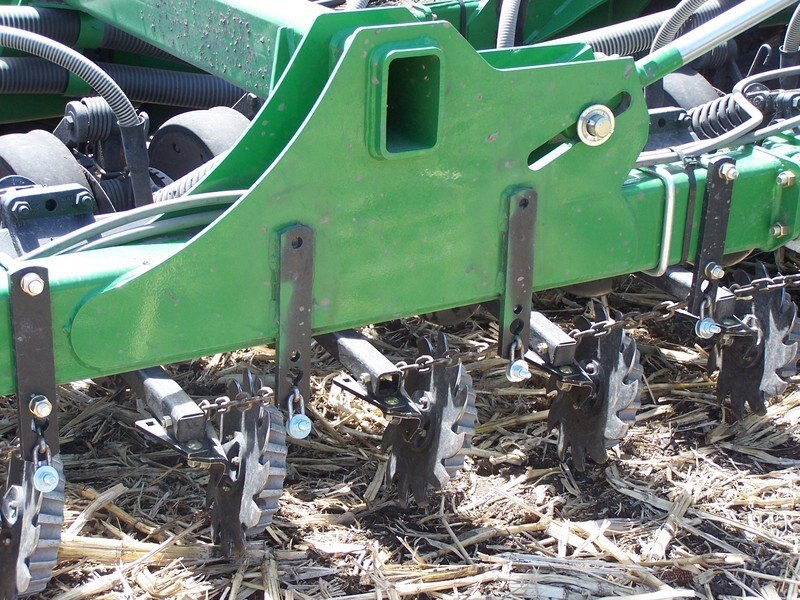 Yetter Twin Row Residue Manager