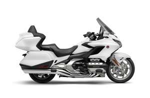 2022 Honda Gold Wing TOUR DCT PEARL GLARE WHITE