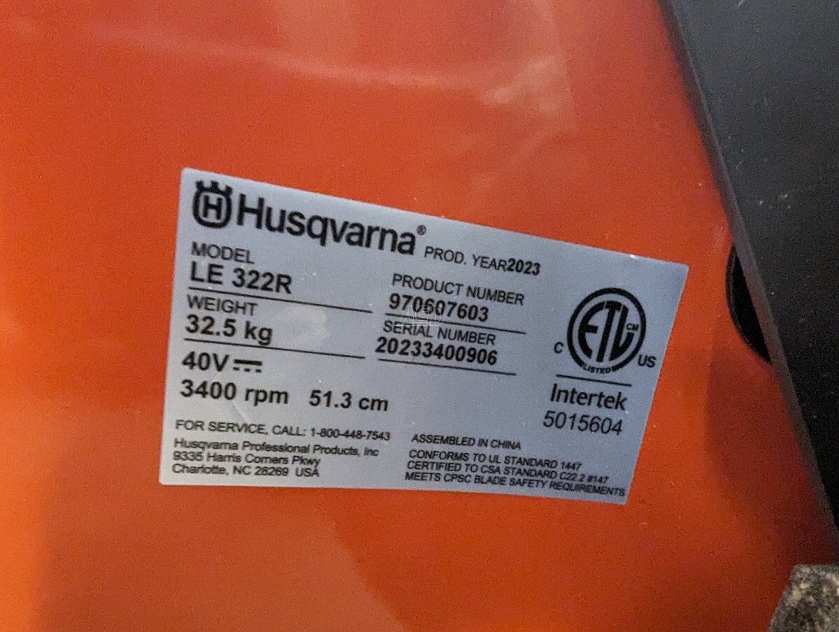 2023 Husqvarna LE322R 