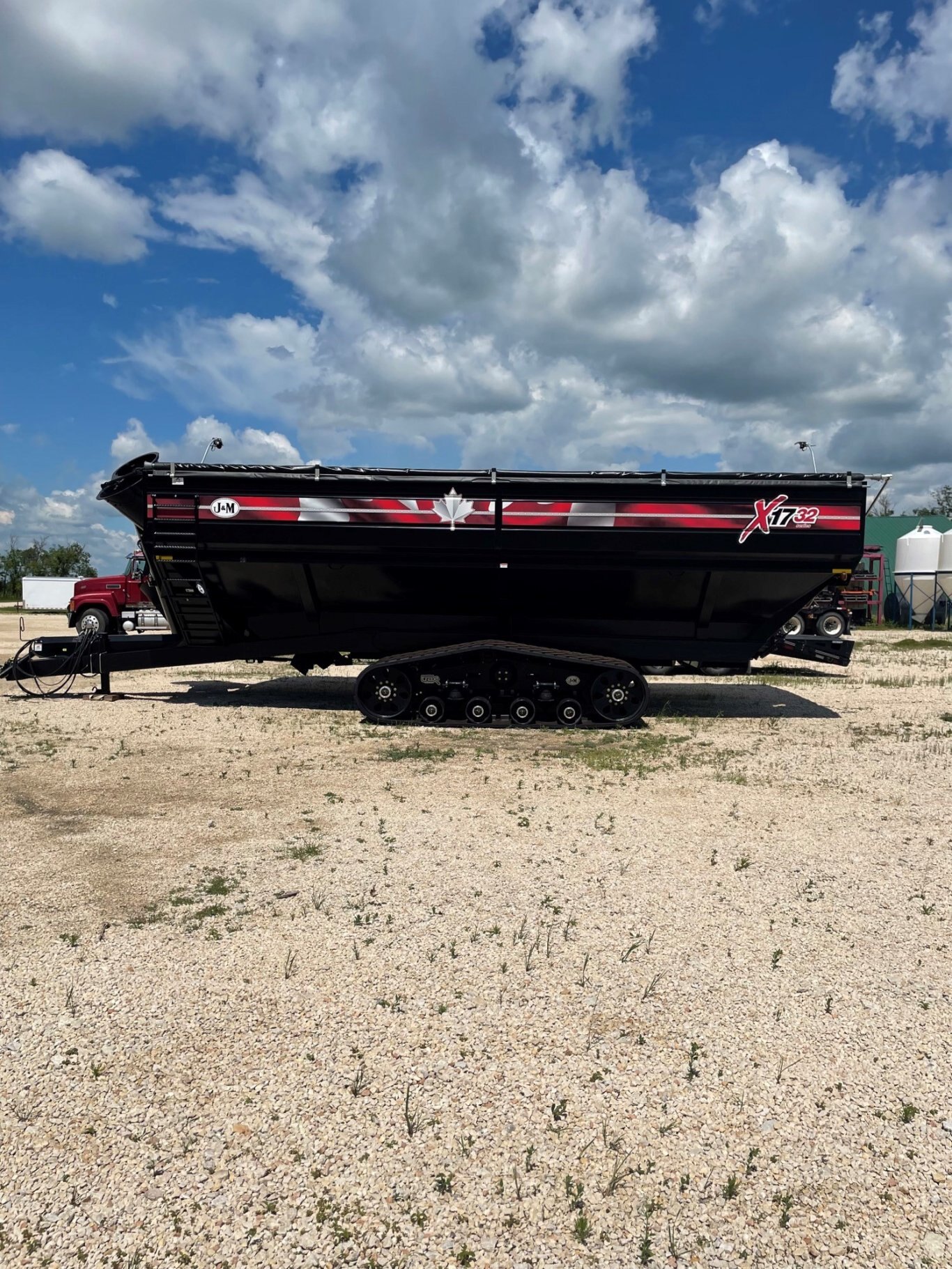 J&M Grain Carts for Sale in Manitoba J and M Grain Carts J&M Dual