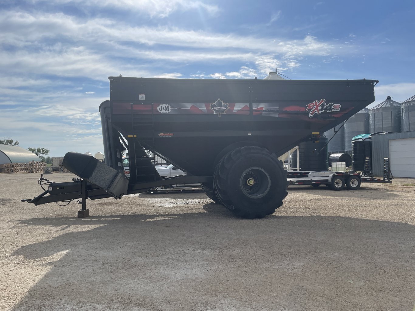 J&M RX141220S RIGHT HAND AUGER Grain CartJ&M RX141220S RIGHT HAND