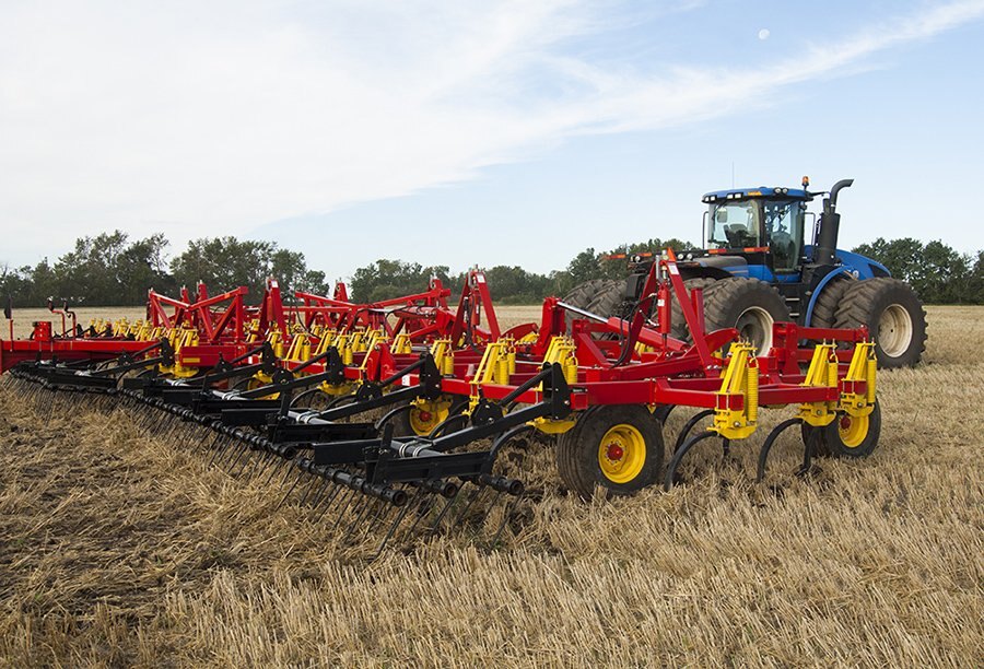 Bourgault 9500 Floating Hitch Chisel PlowBourgault Ag World Equipment Farm Equipment in