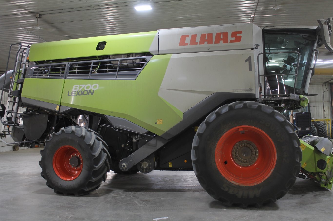 2022 CLAAS LEXION 8700, 146 Hrs, 2023 Model Updates, Loaded