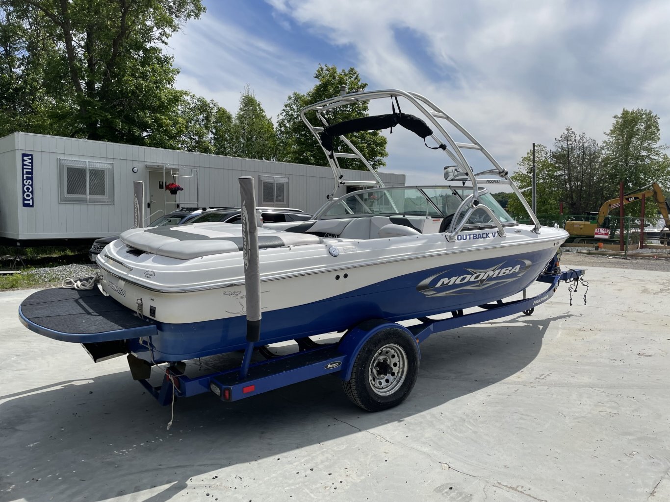 2008 Moomba Outback V Indmar 325 with Trailer