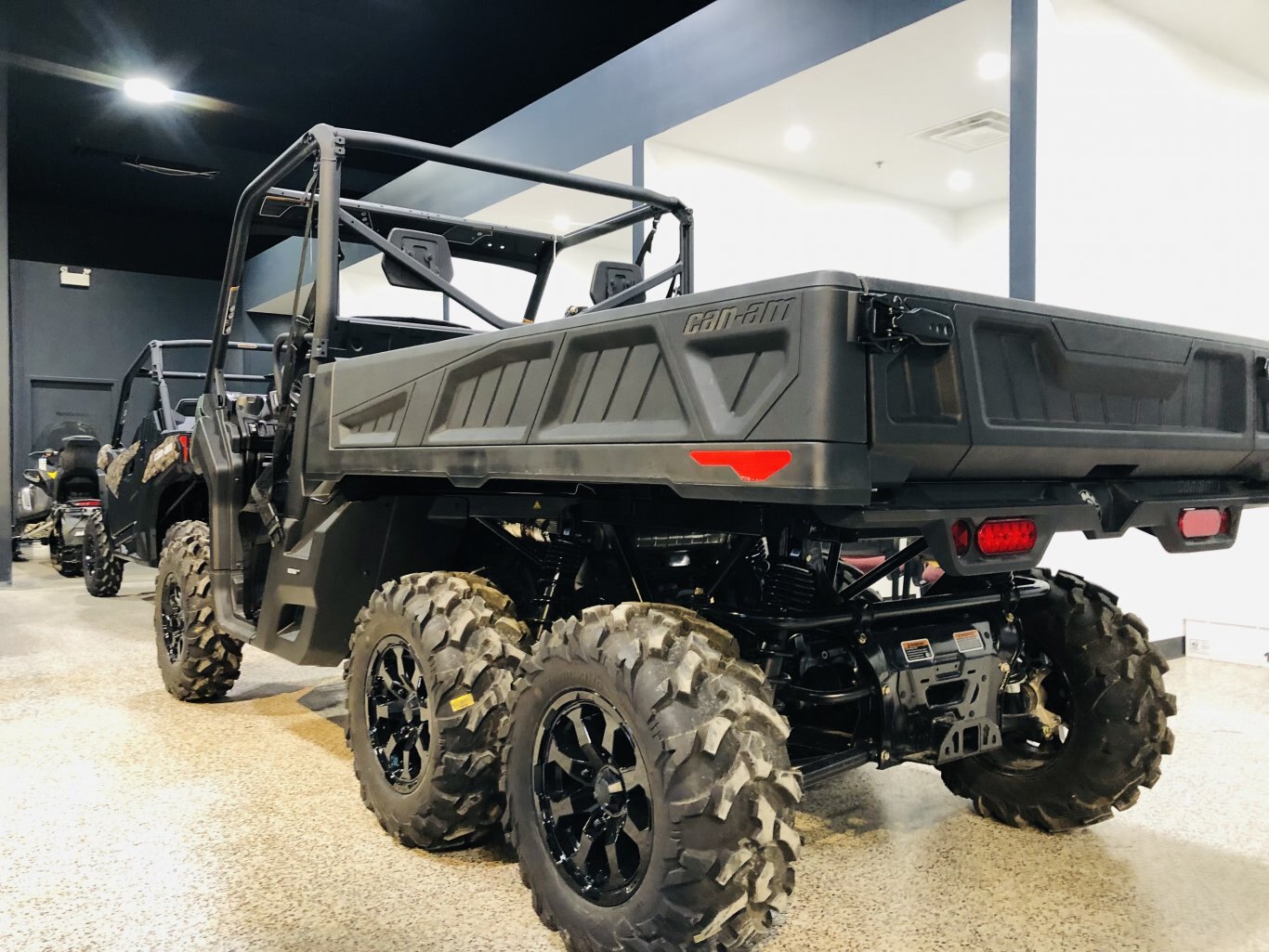 2023 Can Am Defender HD10 6X6 DPS