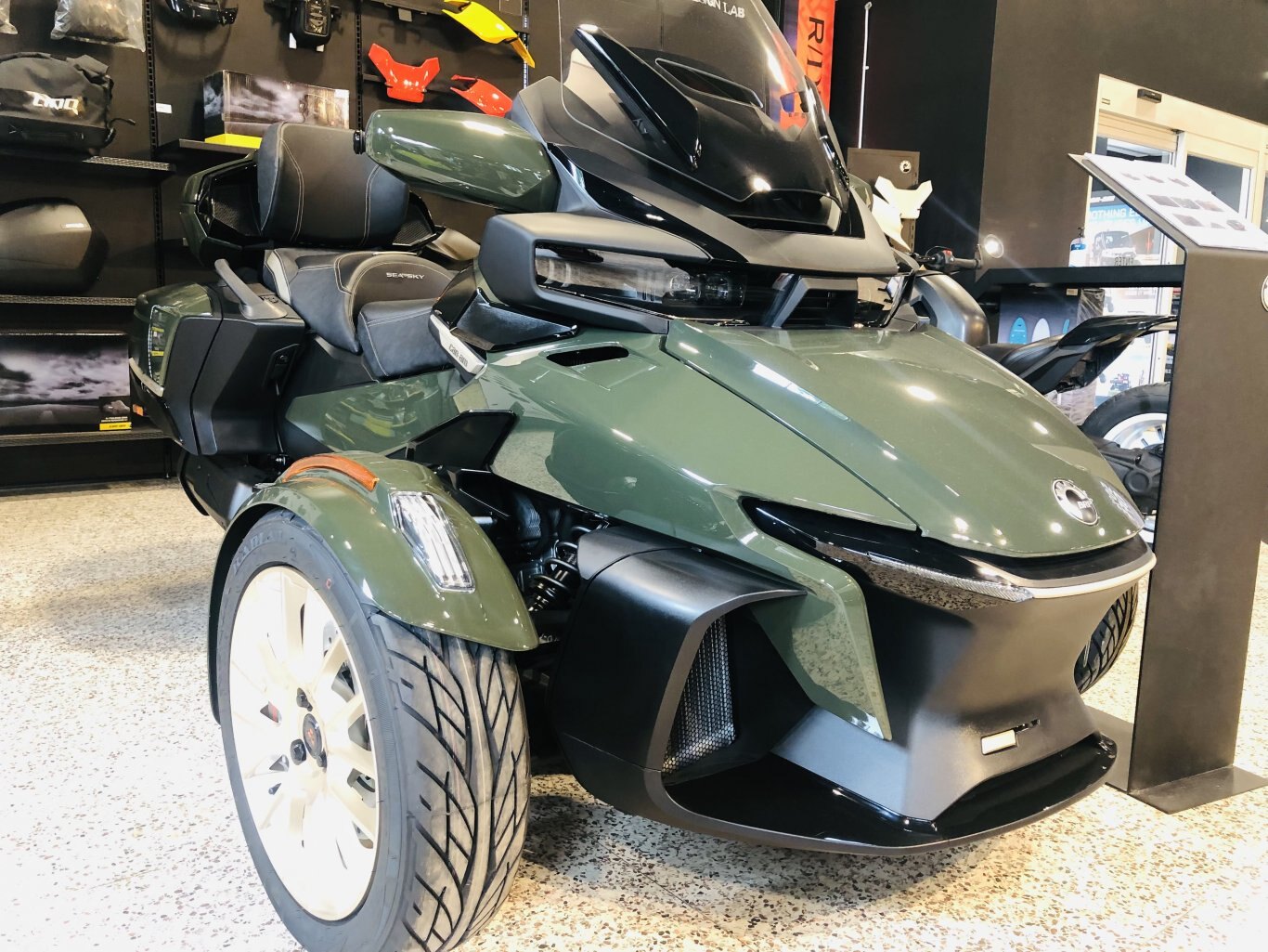 2023 Can-Am Spyder SE6 RT S-T-S