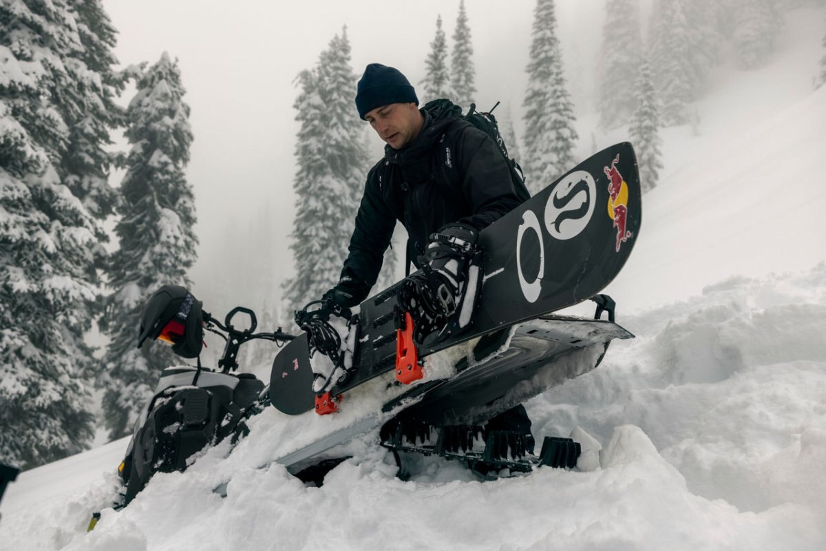 2025 Ski Doo Summit Adrenaline with Edge Package