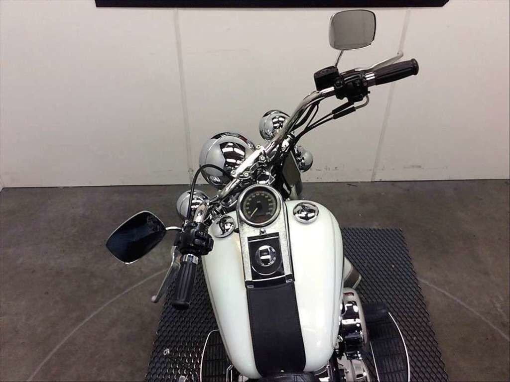 2001 Harley Davidson® FLSTC Heritage Softail® Classic