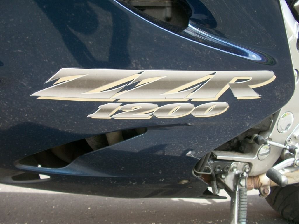 2005 Kawasaki ZZR1200