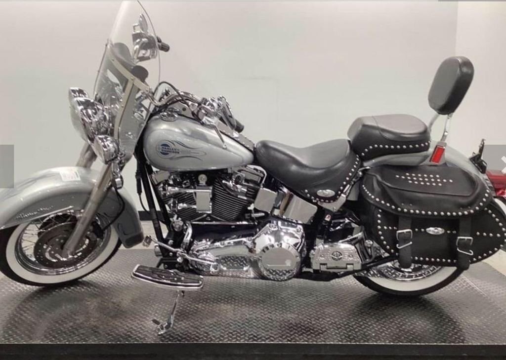 2004 Harley Davidson® FLSTCI Heritage Softail Classic